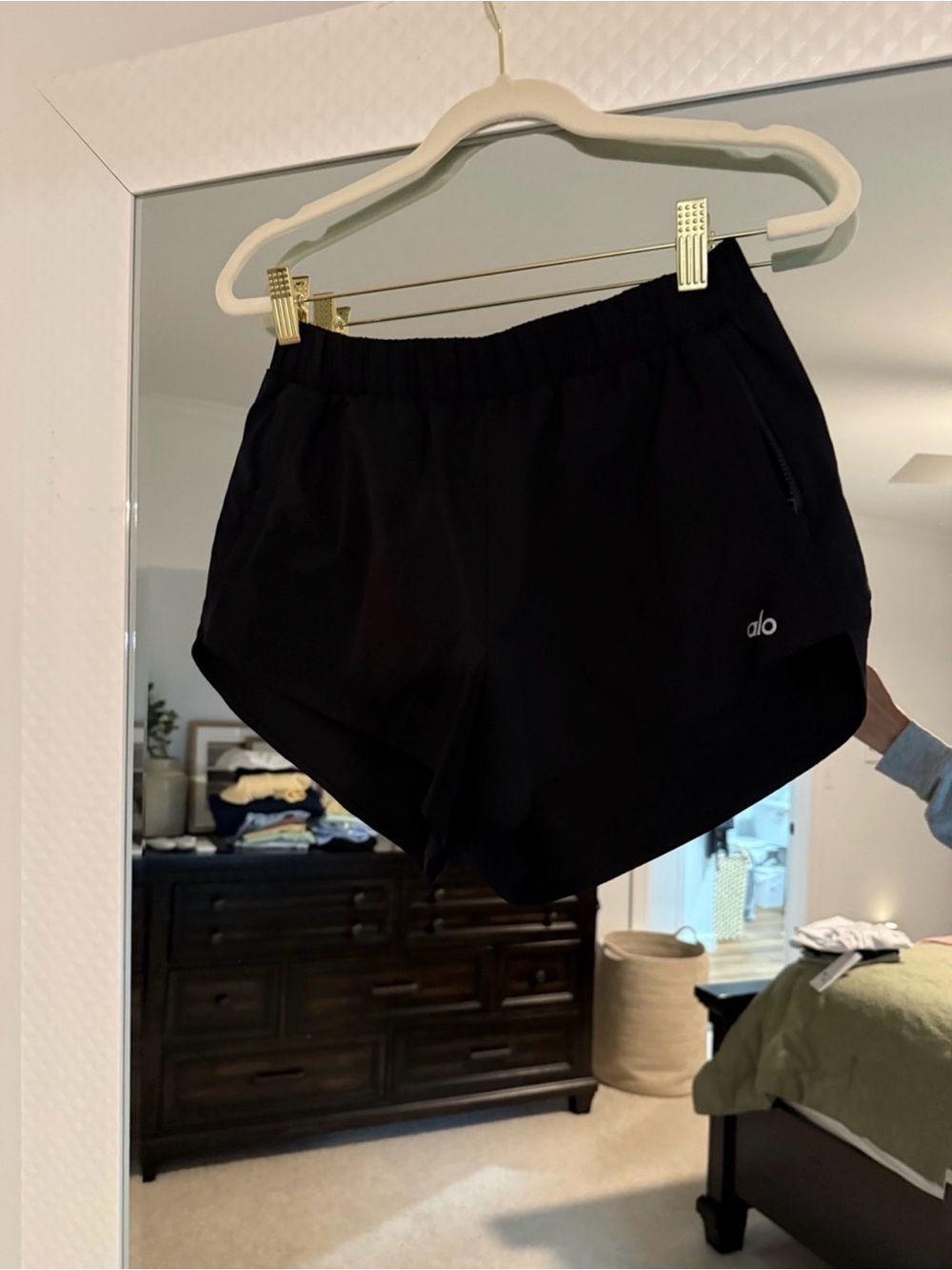 ALO Yoga Black Women's Athletic Running Shorts with Zip Pocket